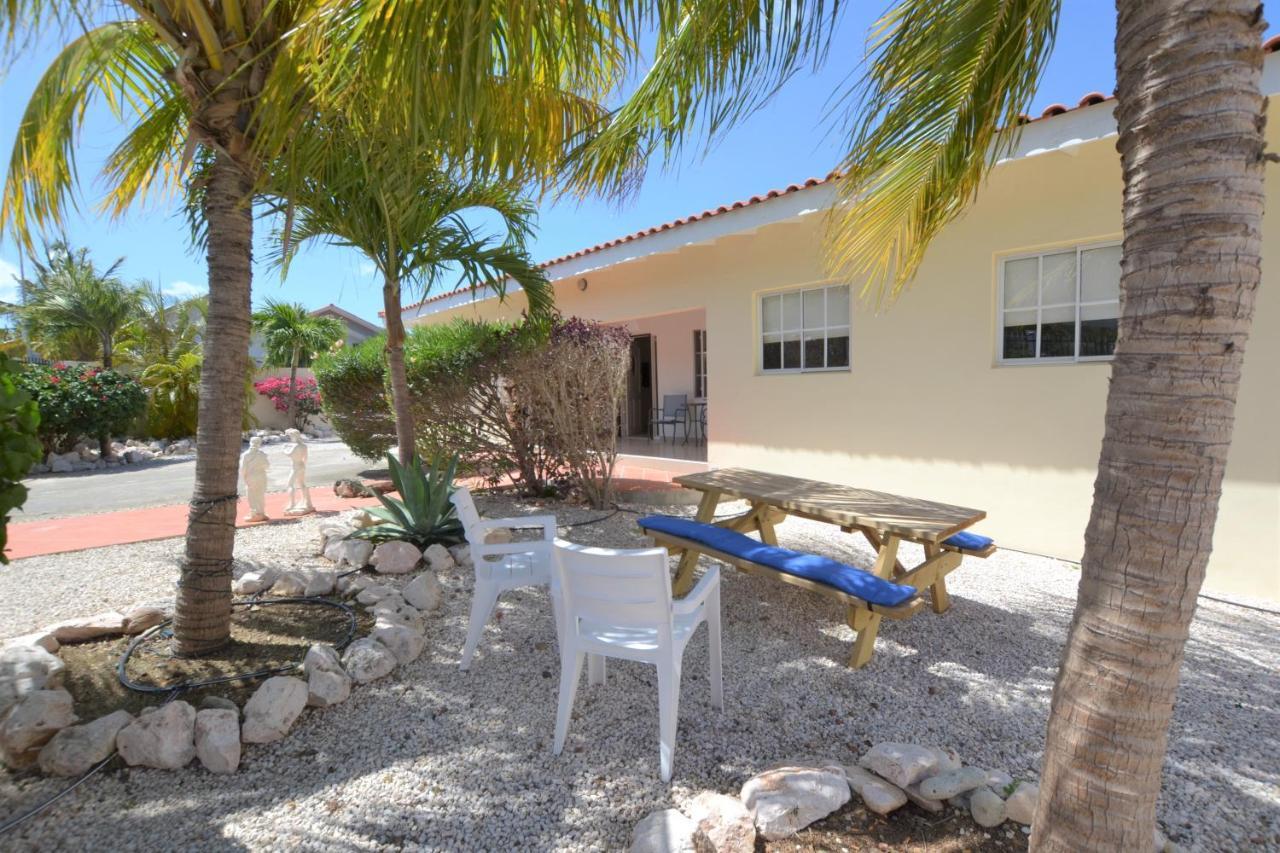 Relex Villa With Private Pool Willemstad Exterior photo